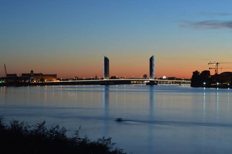 Taxi Bordeaux de nuit pour aller à l'aéroport de Mérignac