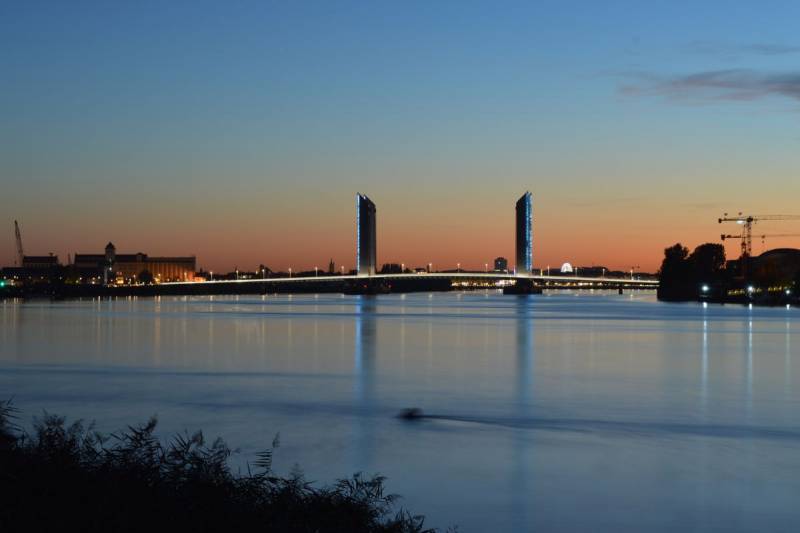 Taxi Bordeaux de nuit pour aller à l'aéroport de Mérignac