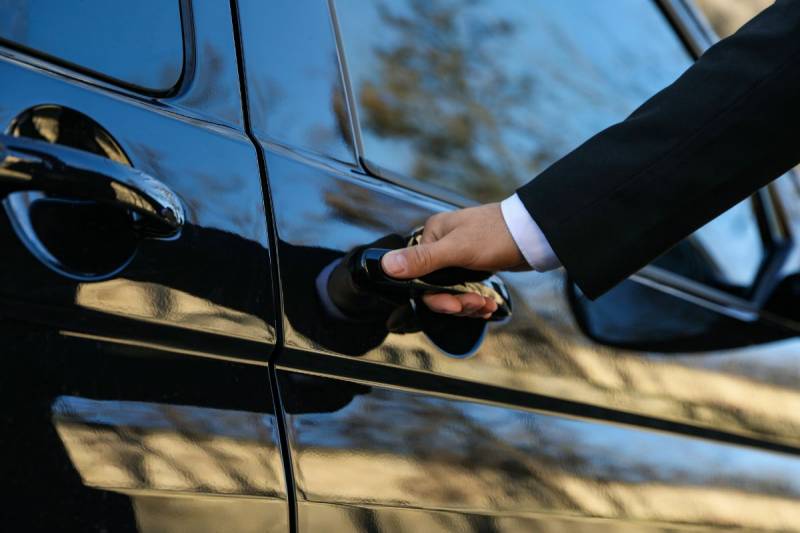 Chauffeur privé pour vous conduire dans vos rendez-vous d'affaires à Bordeaux et en Gironde